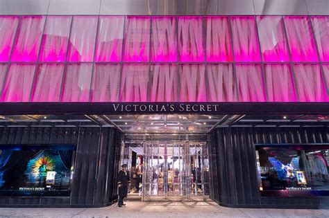 Victoria's Secret Angels Take Over Times Square Photo 2366422. . Victoria secret times square